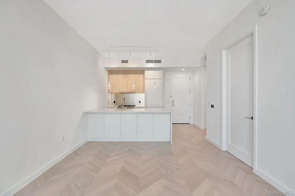 41ST Avenue 29-18 Long Island City NY 11101