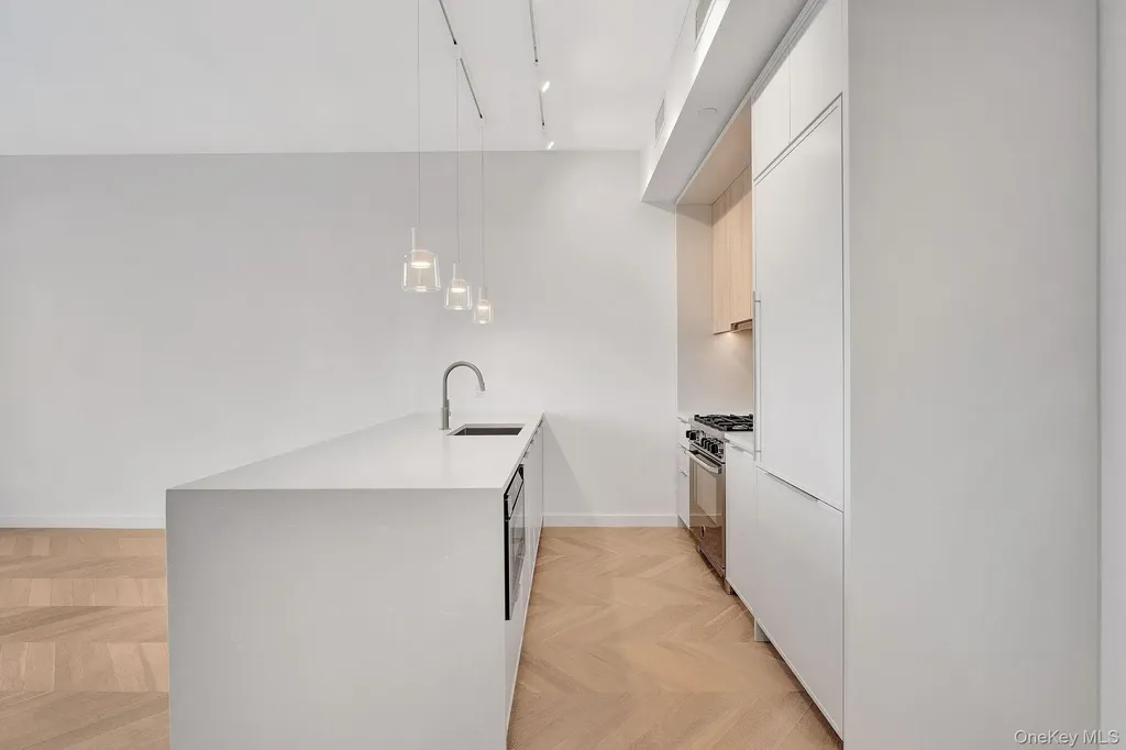 41ST Avenue 29-18 Long Island City NY 11101