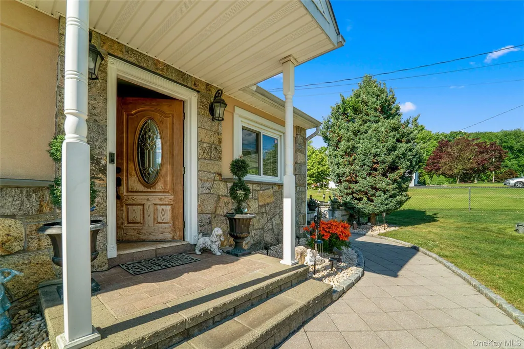 688 Pleasantview Court Yorktown Heights NY 10598