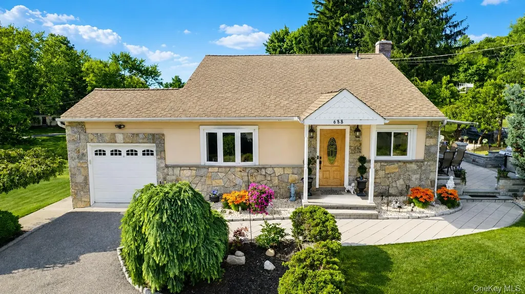 688 Pleasantview Court Yorktown Heights NY 10598