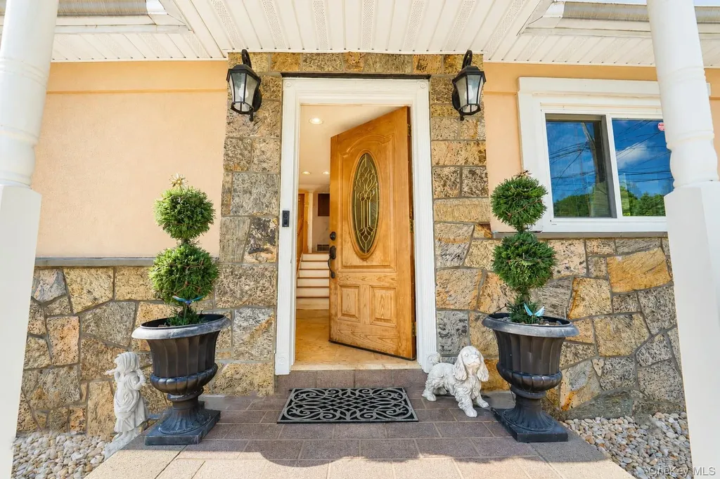 688 Pleasantview Court Yorktown Heights NY 10598