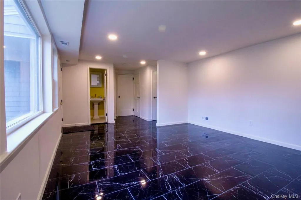 4 Susan Court White Plains NY 10605