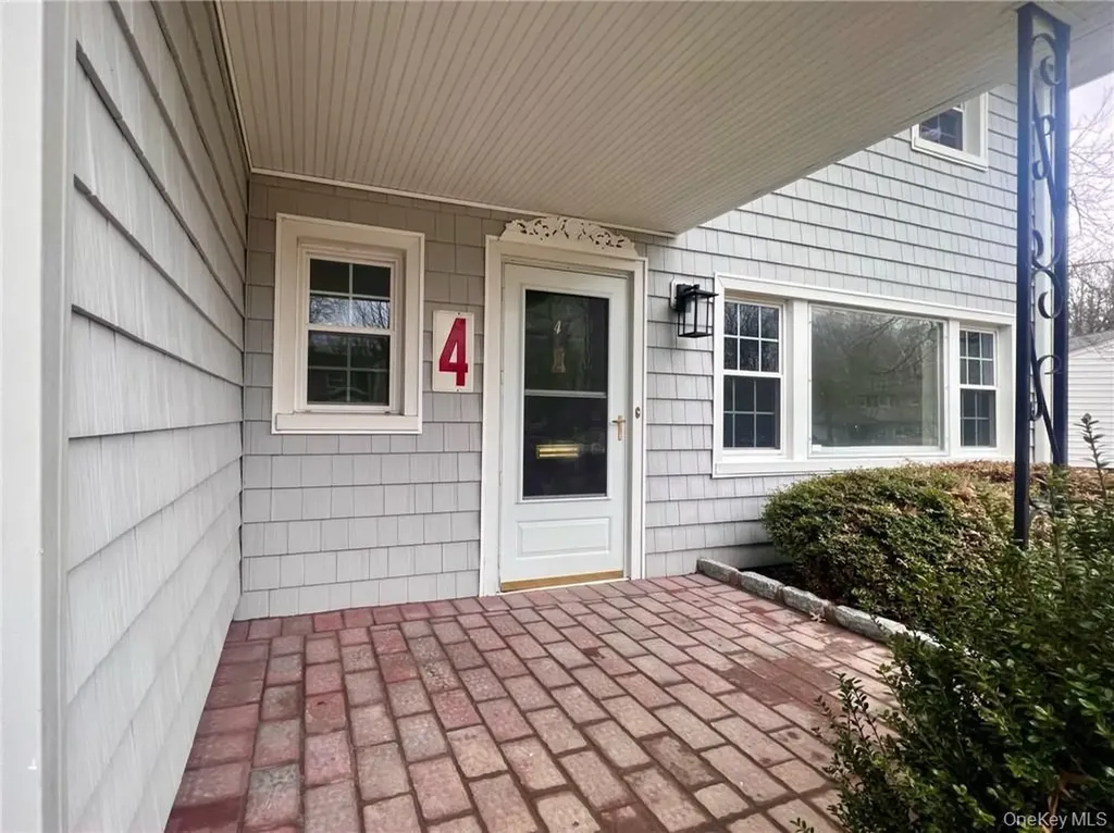 4 Susan Court White Plains NY 10605