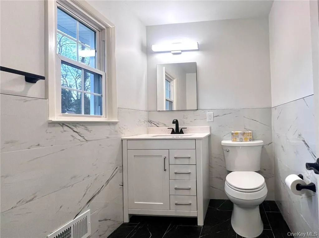 4 Susan Court White Plains NY 10605