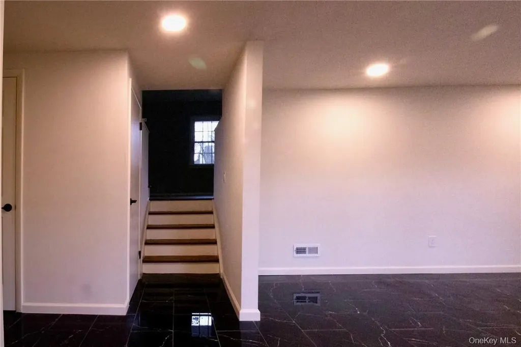 4 Susan Court White Plains NY 10605