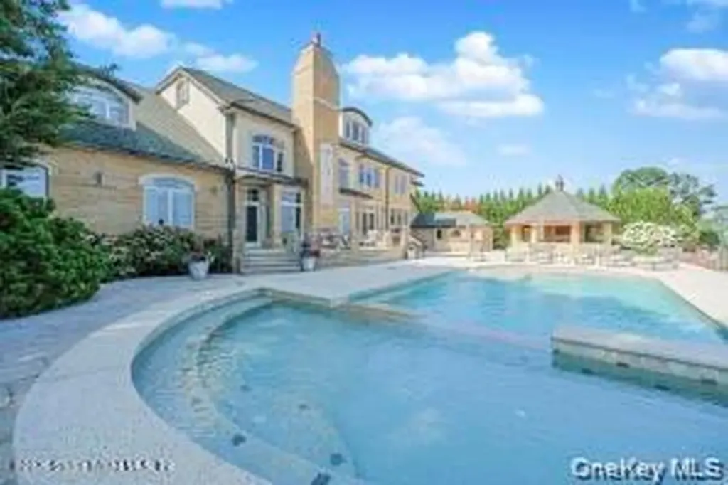 50 Wakefield Staten Island NY 10312