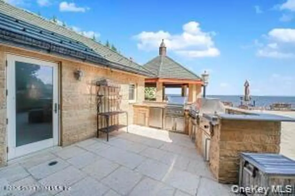 50 Wakefield Staten Island NY 10312
