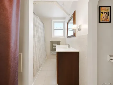 21 Crescent Place Yonkers NY 10704