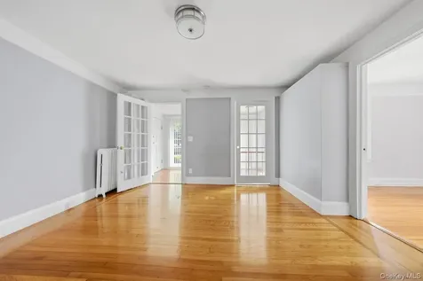 21 Crescent Place Yonkers NY 10704