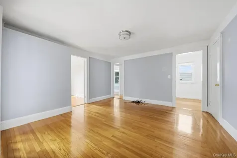 21 Crescent Place Yonkers NY 10704