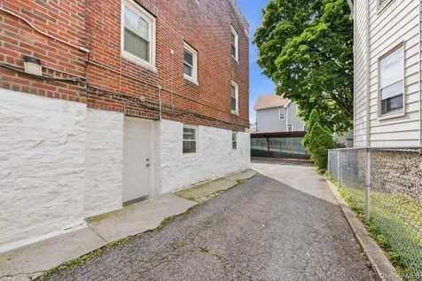 21 Crescent Place Yonkers NY 10704