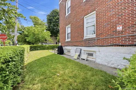21 Crescent Place Yonkers NY 10704