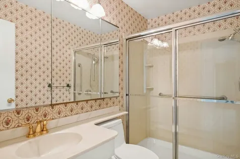 8 Foxwood Drive Pleasantville NY 10570