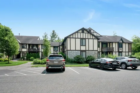 8 Foxwood Drive Pleasantville NY 10570
