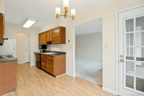 8 Foxwood Drive Pleasantville NY 10570
