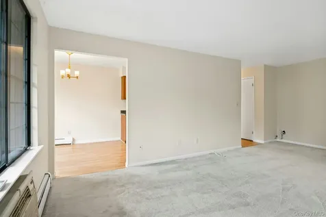 8 Foxwood Drive Pleasantville NY 10570