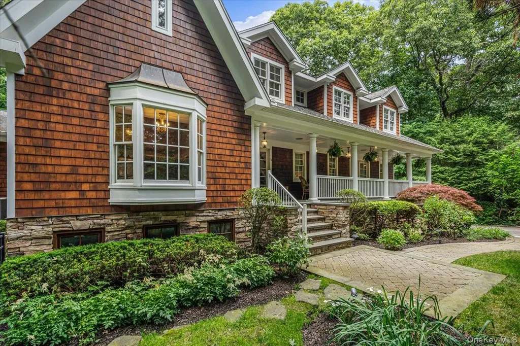 39 Cherry Lane Syosset NY 11791