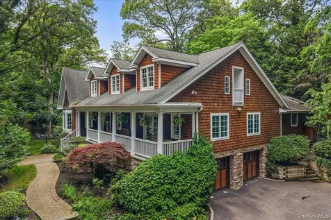 39 Cherry Lane Syosset NY 11791