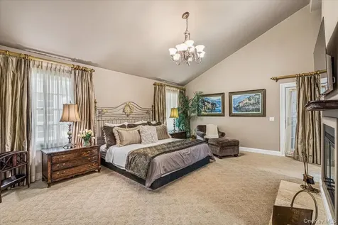 39 Cherry Lane Syosset NY 11791