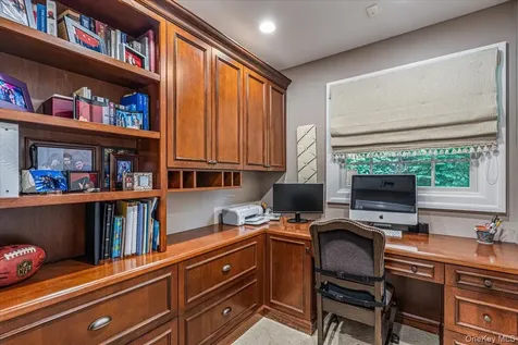 39 Cherry Lane Syosset NY 11791
