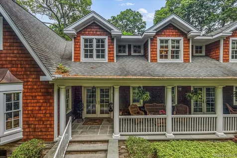39 Cherry Lane Syosset NY 11791