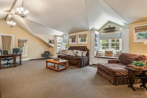 39 Cherry Lane Syosset NY 11791