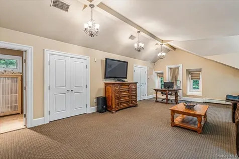 39 Cherry Lane Syosset NY 11791