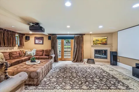 39 Cherry Lane Syosset NY 11791