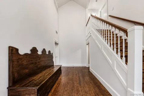 39 Cherry Lane Syosset NY 11791