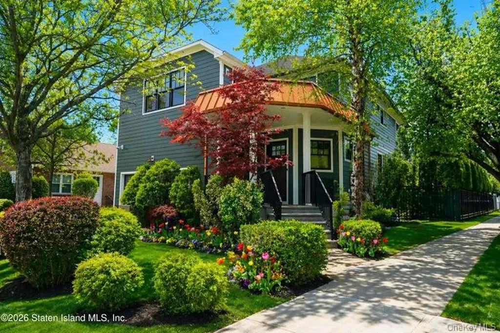 100 Hull Avenue Staten Island NY 10306