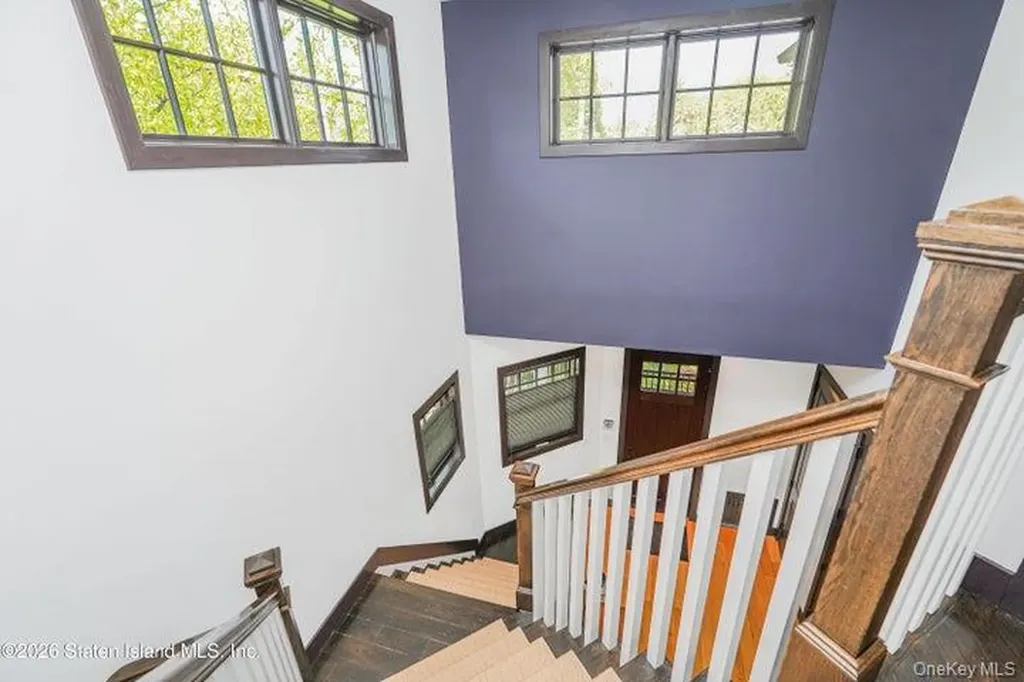 100 Hull Avenue Staten Island NY 10306