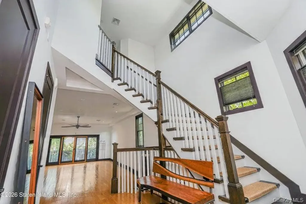 100 Hull Avenue Staten Island NY 10306