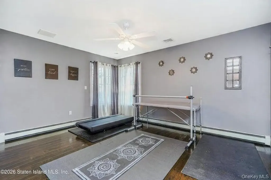 100 Hull Avenue Staten Island NY 10306