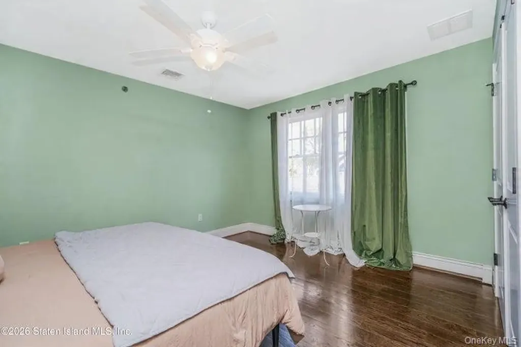 100 Hull Avenue Staten Island NY 10306