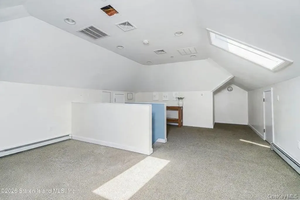 100 Hull Avenue Staten Island NY 10306