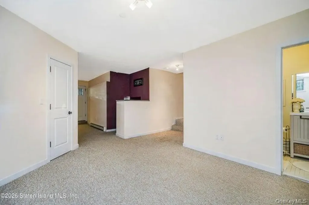 100 Hull Avenue Staten Island NY 10306