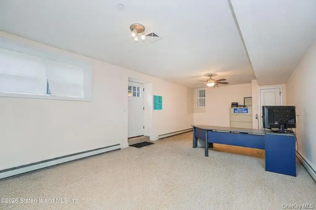 100 Hull Avenue Staten Island NY 10306