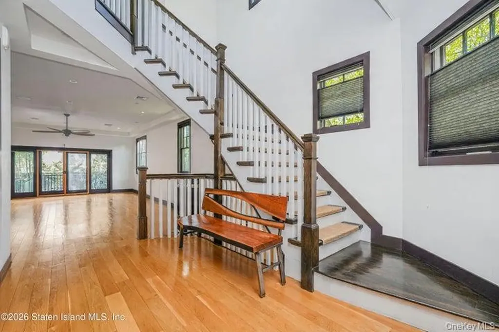 100 Hull Avenue Staten Island NY 10306