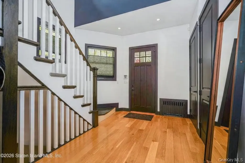 100 Hull Avenue Staten Island NY 10306