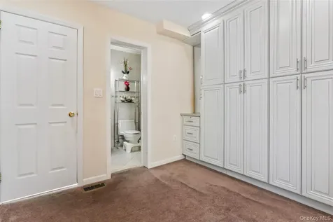 20 Heywood Street New Hyde Park NY 11040