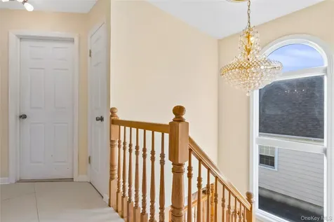 20 Heywood Street New Hyde Park NY 11040
