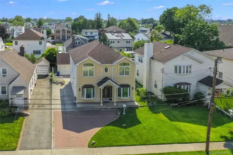 20 Heywood Street New Hyde Park NY 11040