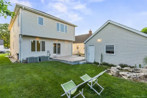 20 Heywood Street New Hyde Park NY 11040