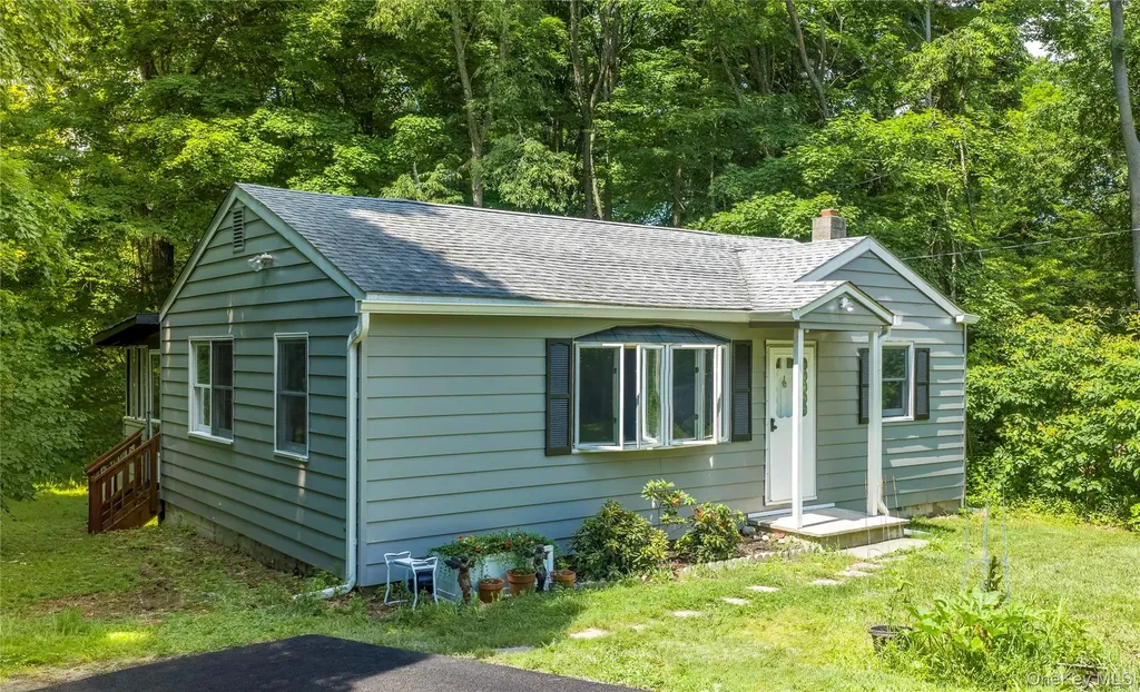28 Birch Terrace Pawling NY 12564