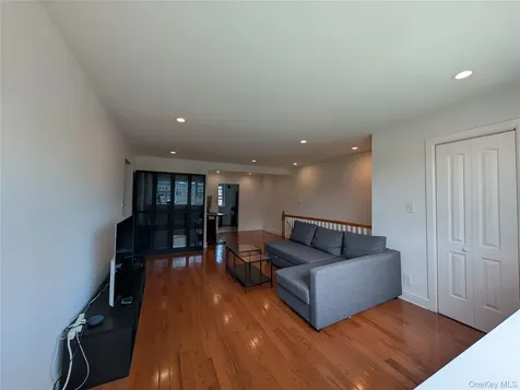 15048 Jewel Avenue Flushing NY 11367