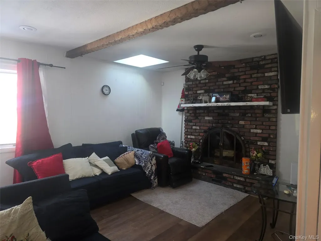 20 Birch Avenue Farmingville NY 11738