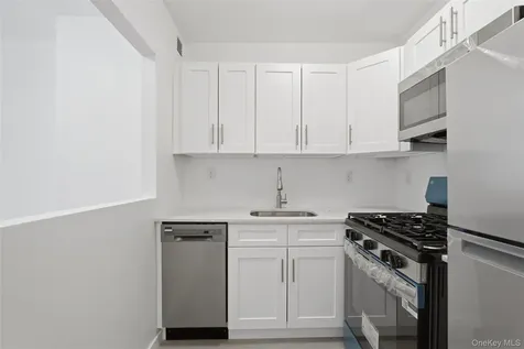 671 Bronx River Road Yonkers NY 10704