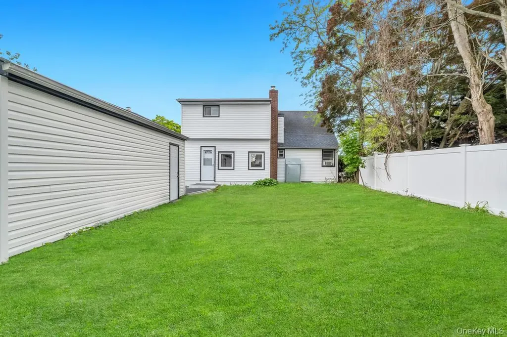 20 Howard Street Hicksville NY 11801