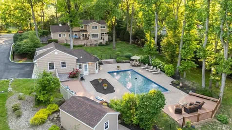 96 Plainview Road Woodbury NY 11797