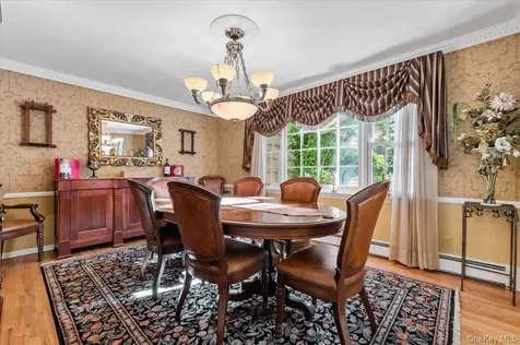 96 Plainview Road Woodbury NY 11797